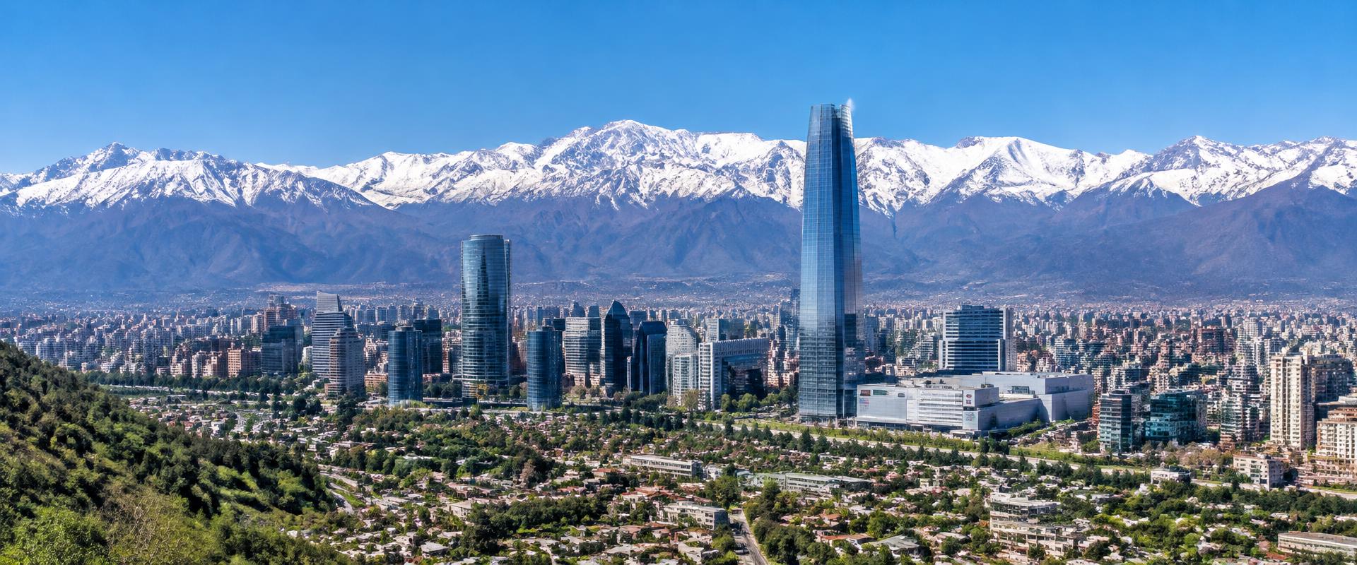 Santiago de Chile con la cordillera de los Andes